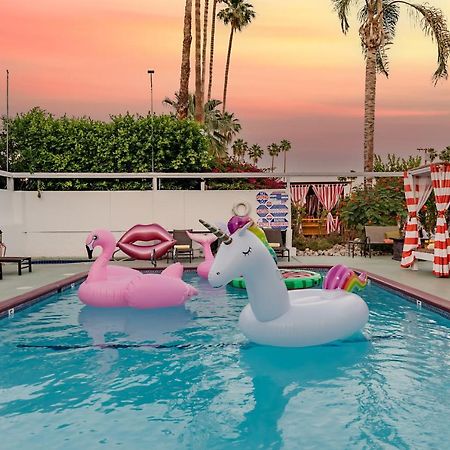 Float Palm Springs Hotell Exteriör bild
