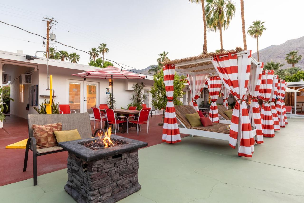 Float Palm Springs Hotell Exteriör bild