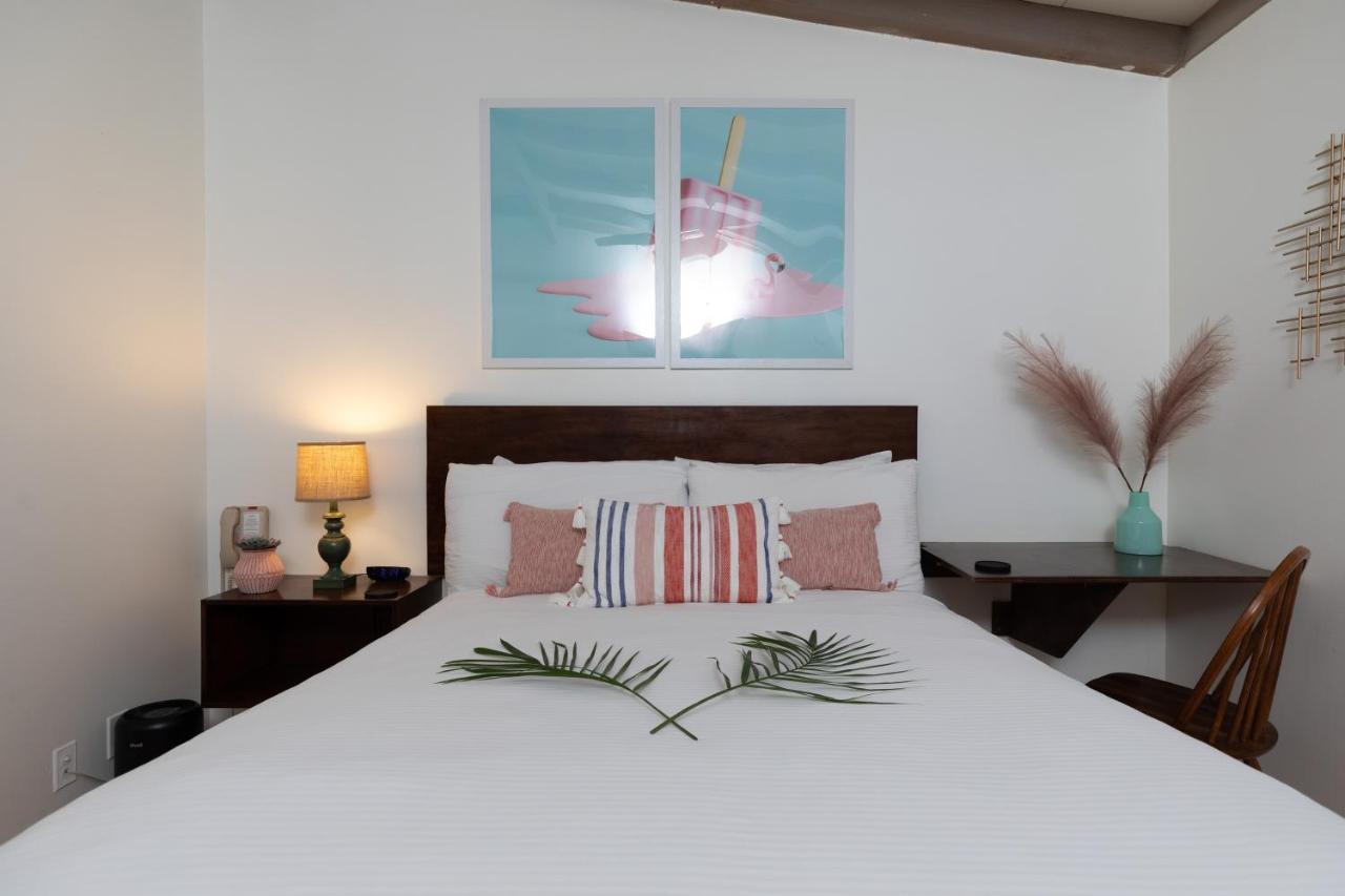 Float Palm Springs Hotell Exteriör bild